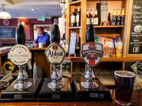George Inn 래드스톡 외부 사진